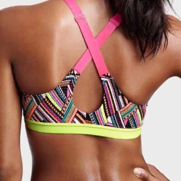 Victoria's Secret VSX Lightweight Sports Bra -32C - Picture 4 of 5